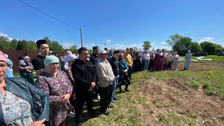 Саба эшмәкәре Гөлнара Галимова әнисенең туган авылында мәчет салдыра