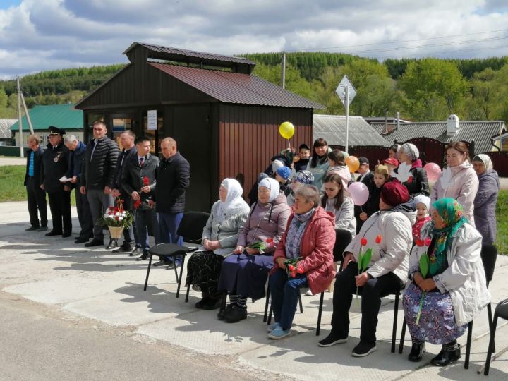 Керәнне авылында Бөек Ватан сугышы каһарманнары истәлегенә обелиск ачылды