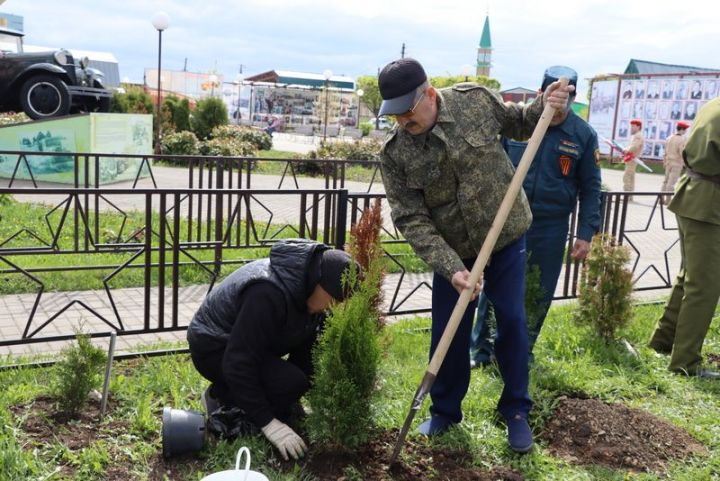 Җиңү парадында  шәмәрдәнлеләргә 150 грамм блокада икмәге өләштеләр