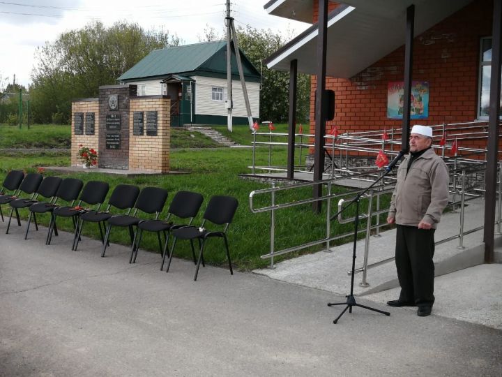 Керәнне авылында Бөек Ватан сугышы каһарманнары истәлегенә обелиск ачылды