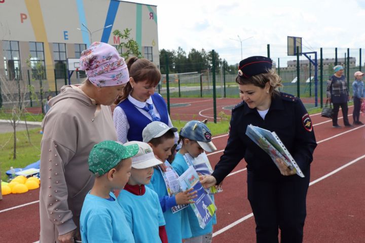 Сабада балалар бакчасында тәрбияләнүче  нәни райондашларыбыз өчен бәйрәм чарасы узды [ фоторепортаж]