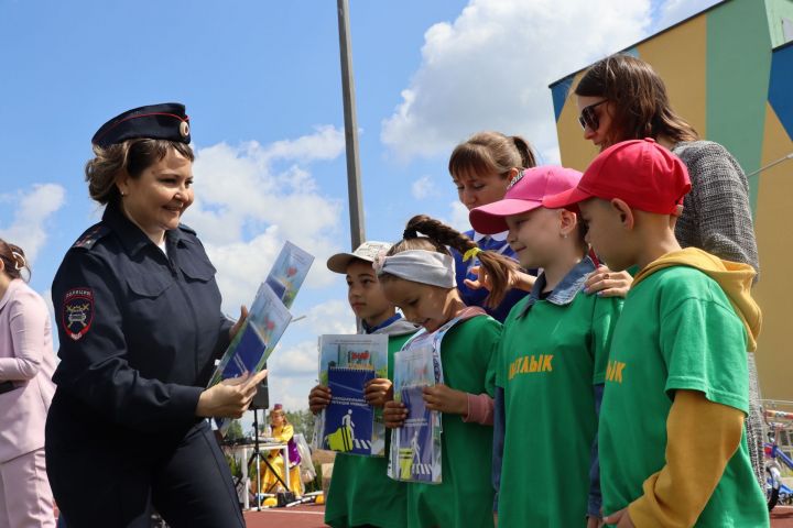 Сабада балалар бакчасында тәрбияләнүче  нәни райондашларыбыз өчен бәйрәм чарасы узды [ фоторепортаж]