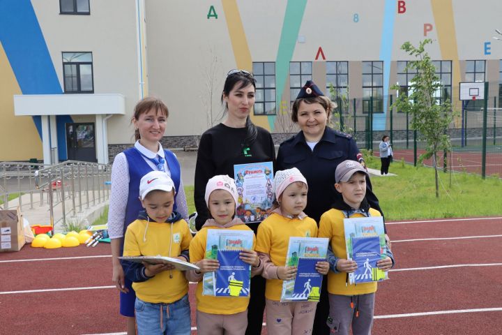 Сабада балалар бакчасында тәрбияләнүче  нәни райондашларыбыз өчен бәйрәм чарасы узды [ фоторепортаж]