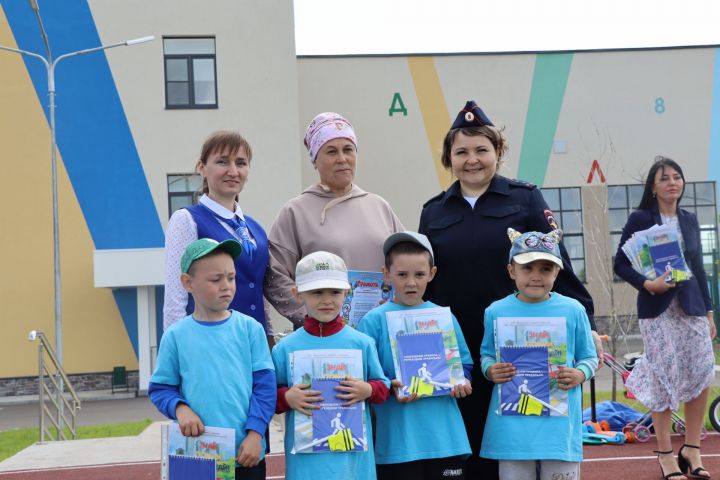 Сабада балалар бакчасында тәрбияләнүче  нәни райондашларыбыз өчен бәйрәм чарасы узды [ фоторепортаж]