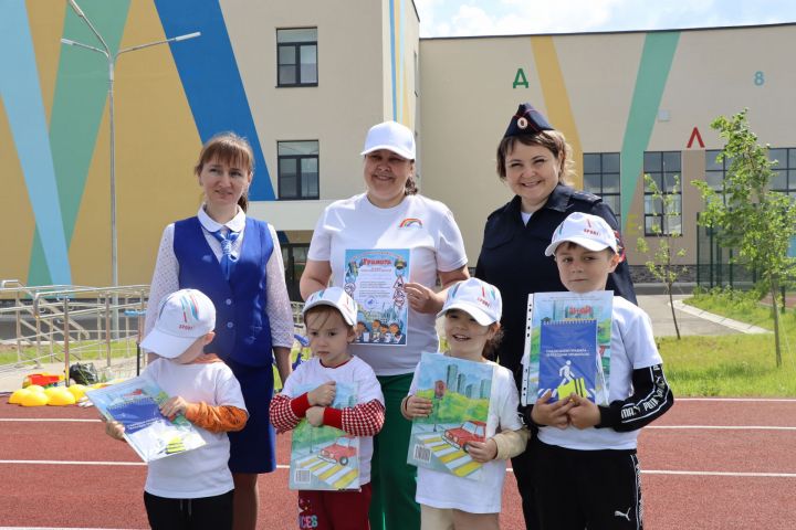 Сабада балалар бакчасында тәрбияләнүче  нәни райондашларыбыз өчен бәйрәм чарасы узды [ фоторепортаж]