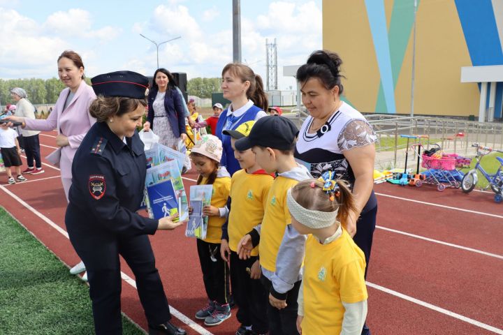 Сабада балалар бакчасында тәрбияләнүче  нәни райондашларыбыз өчен бәйрәм чарасы узды [ фоторепортаж]