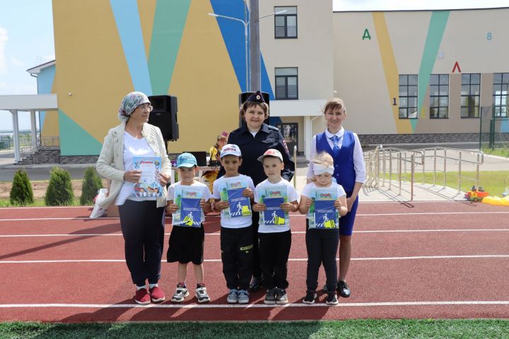 Сабада балалар бакчасында тәрбияләнүче  нәни райондашларыбыз өчен бәйрәм чарасы узды [ фоторепортаж]