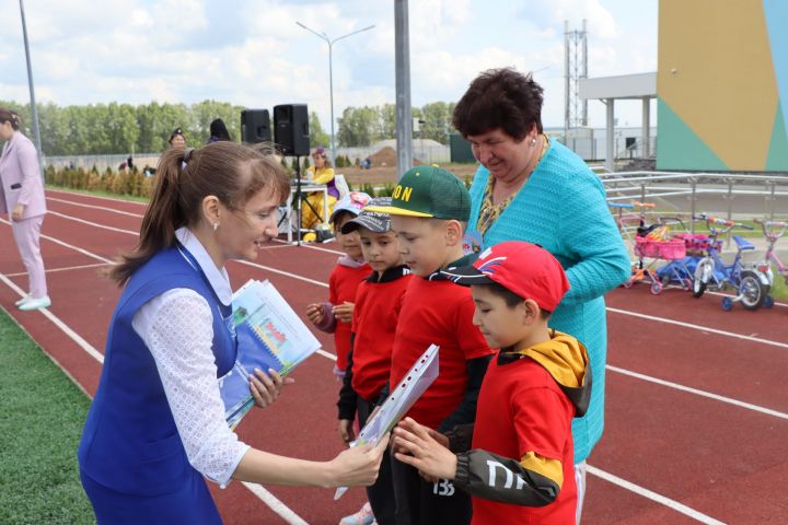 Сабада балалар бакчасында тәрбияләнүче  нәни райондашларыбыз өчен бәйрәм чарасы узды [ фоторепортаж]