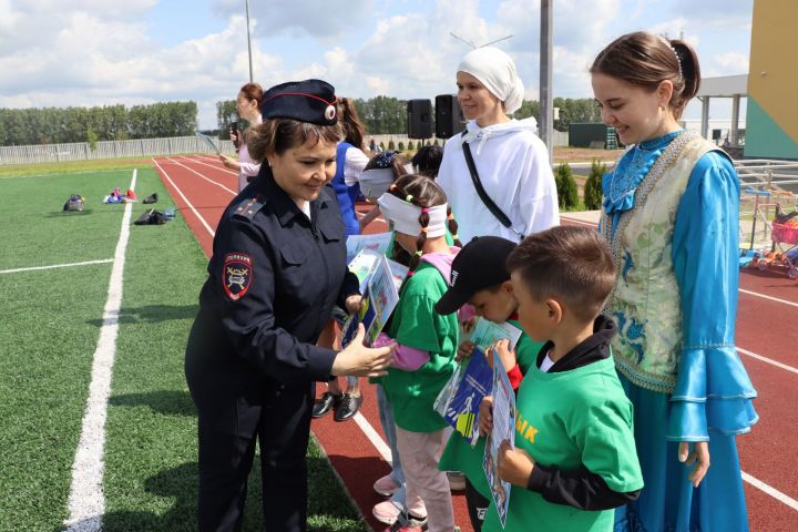 Сабада балалар бакчасында тәрбияләнүче  нәни райондашларыбыз өчен бәйрәм чарасы узды [ фоторепортаж]