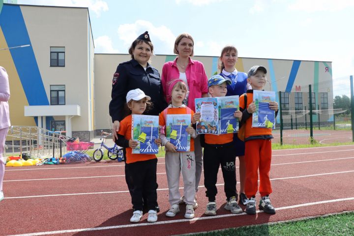 Сабада балалар бакчасында тәрбияләнүче  нәни райондашларыбыз өчен бәйрәм чарасы узды [ фоторепортаж]