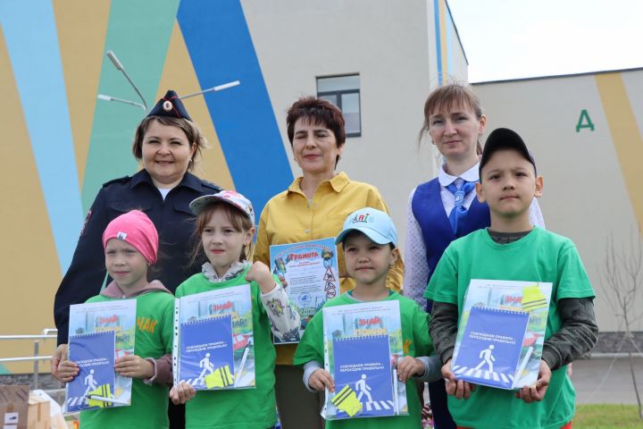 Сабада балалар бакчасында тәрбияләнүче  нәни райондашларыбыз өчен бәйрәм чарасы узды [ фоторепортаж]