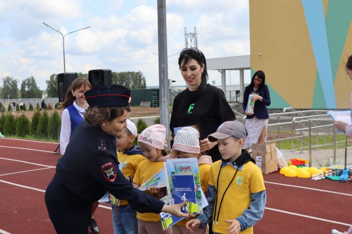 Сабада балалар бакчасында тәрбияләнүче  нәни райондашларыбыз өчен бәйрәм чарасы узды [ фоторепортаж]