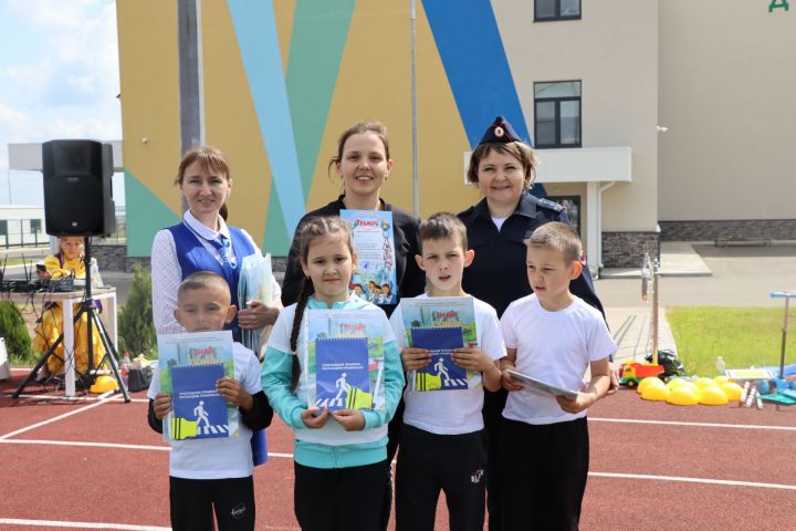 Сабада балалар бакчасында тәрбияләнүче  нәни райондашларыбыз өчен бәйрәм чарасы узды [ фоторепортаж]