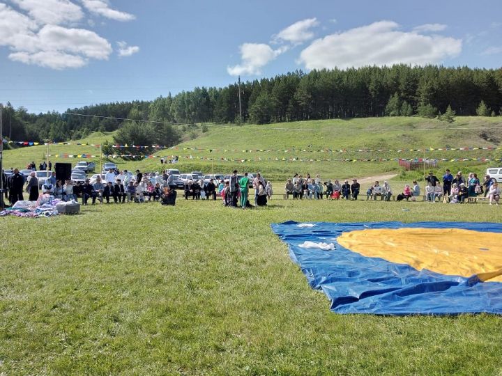 Юлбат авылыннан Сабантуй күренешләре