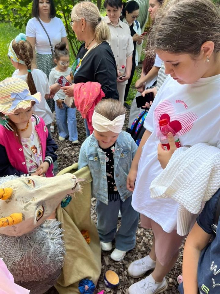 Район Финанс-бюджет палатасы хезмәткәрләре  үз балалары өчен күңелле сәфәр оештырды