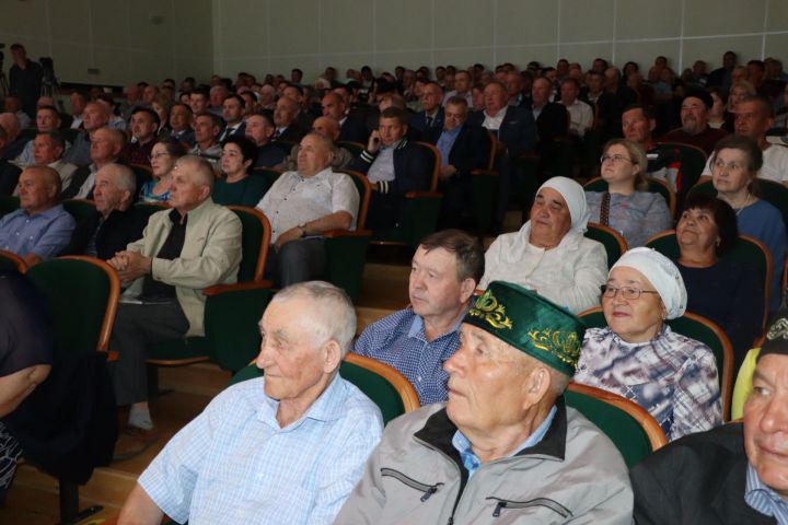 Алты эшче башлаган төзелеш: моннан 40 ел элек Шәмәрдәндә газүткәргечләр линиясе идарәсе ачылган