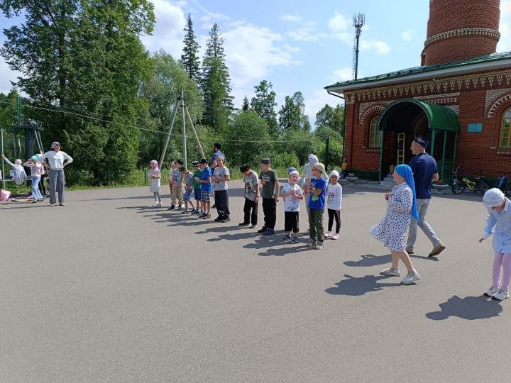 Лесхоз мәчете каршында балалар өчен җәйге ял сәгатьләре оештырыла башлады