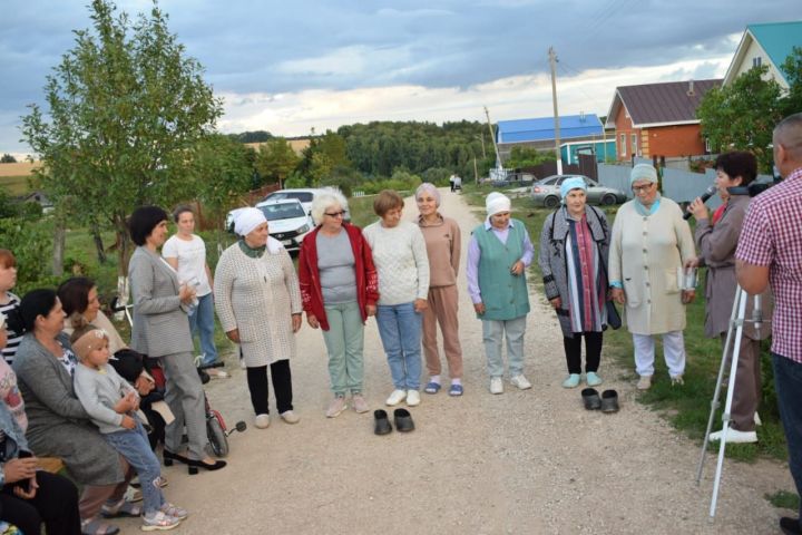 Олыязда җәйнең соңгы аен җыр-бию белән каршы алдылар