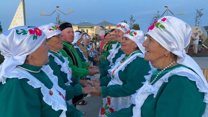 Шимбә кичендә Сабаның «Гаилә паркы»нда Олы Кибәче авыл җирлеге үзешчәннәре кичке уен оештырды