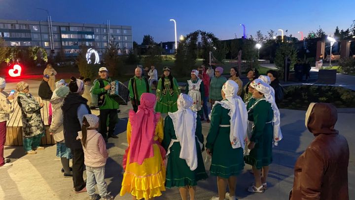 Шимбә кичендә Сабаның «Гаилә паркы»нда Олы Кибәче авыл җирлеге үзешчәннәре кичке уен оештырды