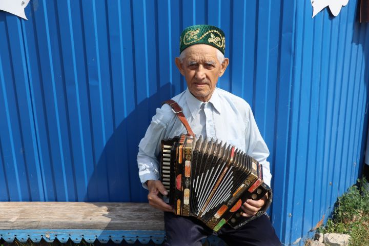 «Авылым бизәкләре» сәхифәсе: Авыл йөзе - күркәм кешеләрендә