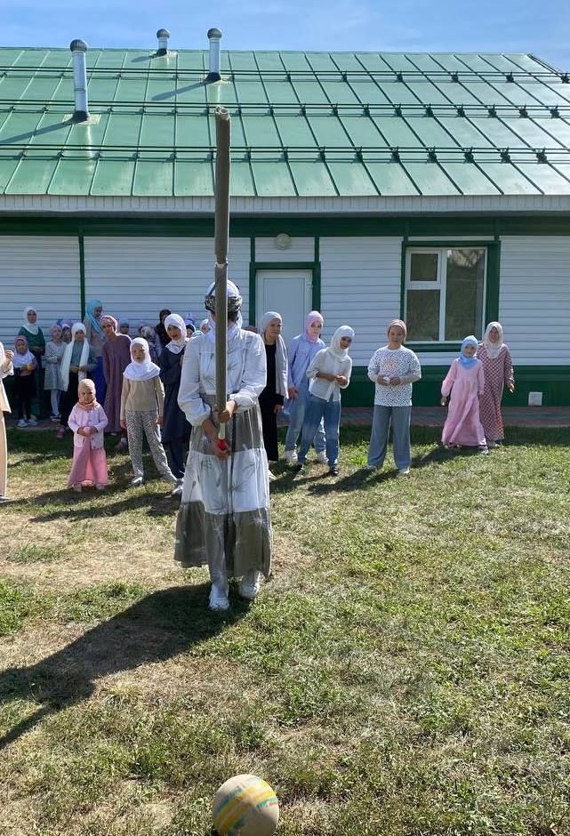 Саба мәчетендә оештырылган әдәп-әхлак дәресләрендә 100ләп бала шөгыльләнде