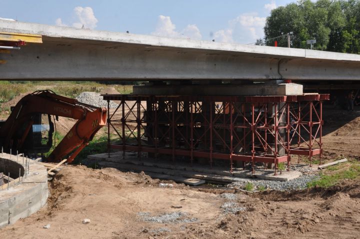 Сабада күперләр салына, юллар ремонтлана