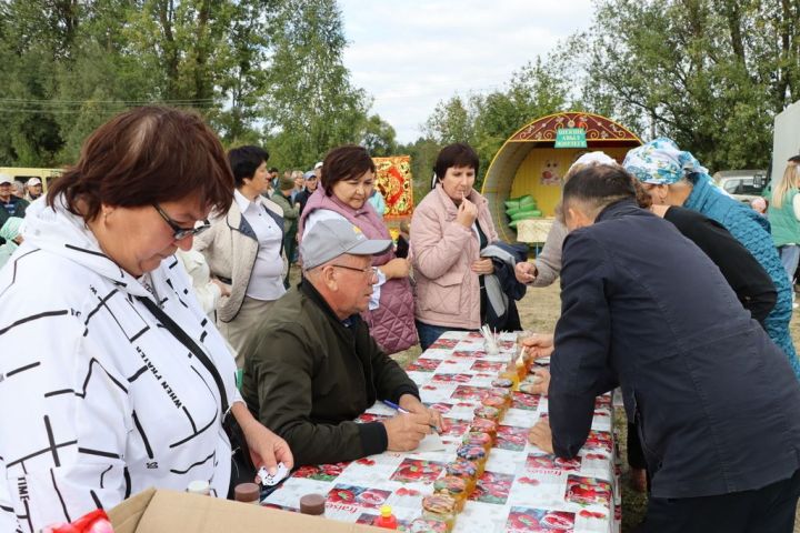 Шекшедә умартачылар  бәйрәме– бал кортлары туе гөжләде