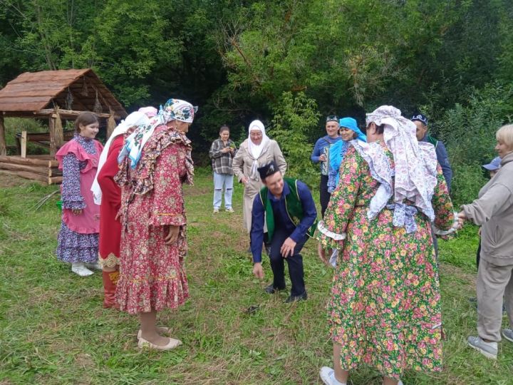 Өчиле чишмәсе игелекле кешеләр ярдәме белән яңартылып, яңа тормыш алды