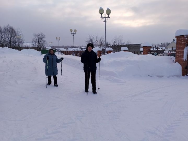 Лесхоз өлкәннәр һәм инвалидлар интернат- йортында тәрбияләнүчеләр скандинавия йөрешен үзләштерә