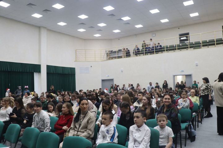 Бүген Сабада район башлыгының  Чыршы бәйрәменә  иң лаеклылар җыелды