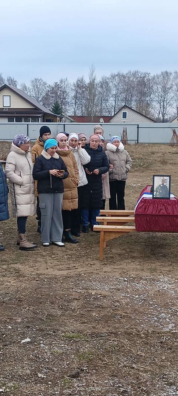 Бүген Сабада махсус хәрби операциядә һәлак булган райондашыбыз Ленар Юнысовны соңгы юлга озаттылар