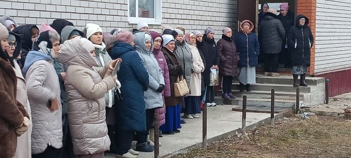 Бүген Сабада махсус хәрби операциядә һәлак булган райондашыбыз Ленар Юнысовны соңгы юлга озаттылар