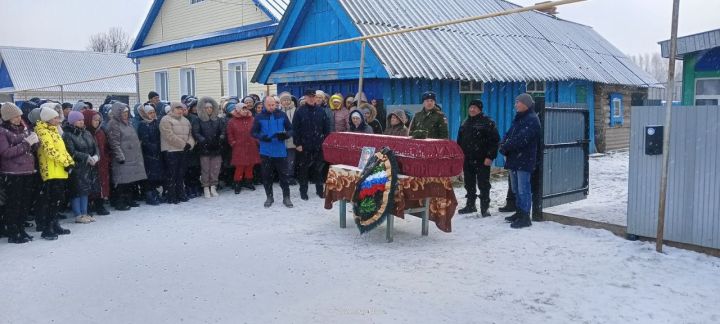 Килдебәктә махсус хәрби операция барышында һәлак булган Айдар Фәләхиев белән хушлаштылар