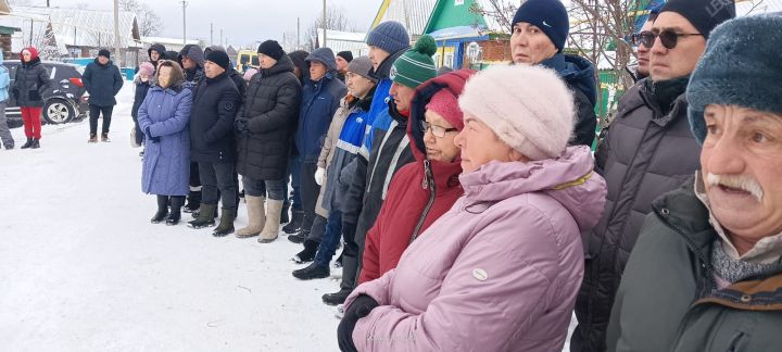 Бүген махсус хәрби операция барышында һәлак булган райондашыбыз Флорит Шәмсетдиновны соңгы юлга озаттылар