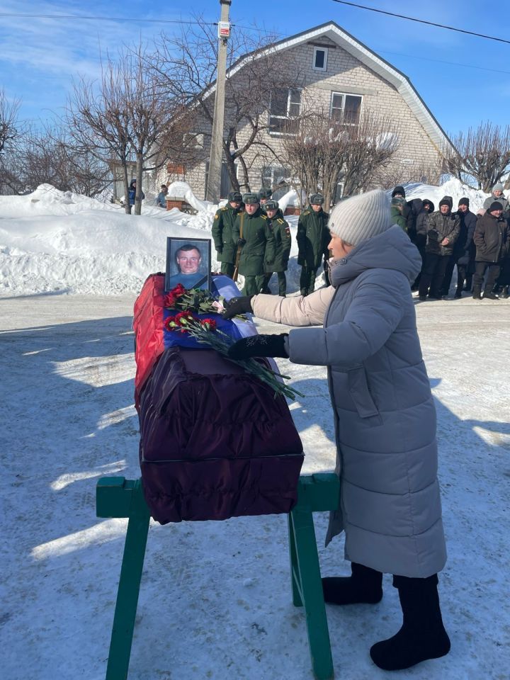 Райондашыбыз Илфат Мәрданов белән хушлаштылар