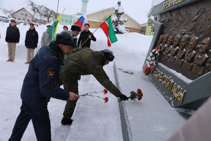 Россия Герое Рәсим Баксиков: “Мин герой булырга түгел, Ватанымны сакларга хыялландым”