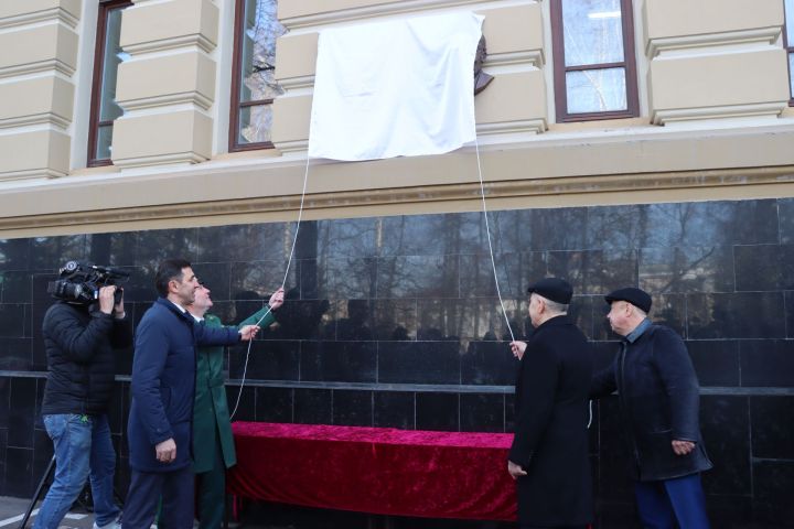 Танылган урманчы Әхмәдулла Газизуллин хөрмәтенә мемориаль такта куелды