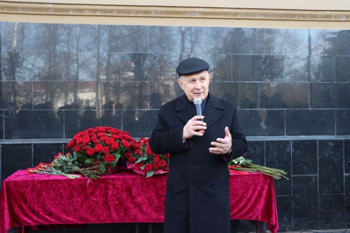 Танылган урманчы Әхмәдулла Газизуллин хөрмәтенә мемориаль такта куелды