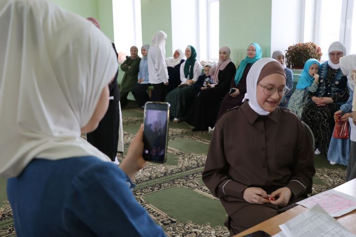 Сабада балалар арасында иң оста азан әйтүче һәм вәгазь сөйләүчене ачыкладылар