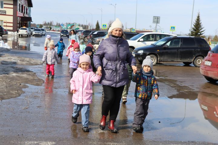 “Абый, юлларда сак бул!”