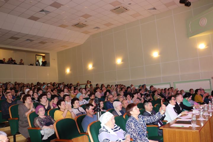 Шәмәрдән мәдәният йортында «Буыннар тарихы - гаилә ядкаре» район фестиваленең зона туры узды