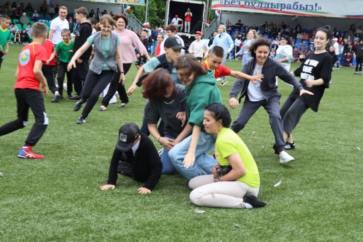 Сабантуй күрке саналган көрәшне  дә быел быел ахырына  кадәр караучылар күп булды (фоторепортаж)